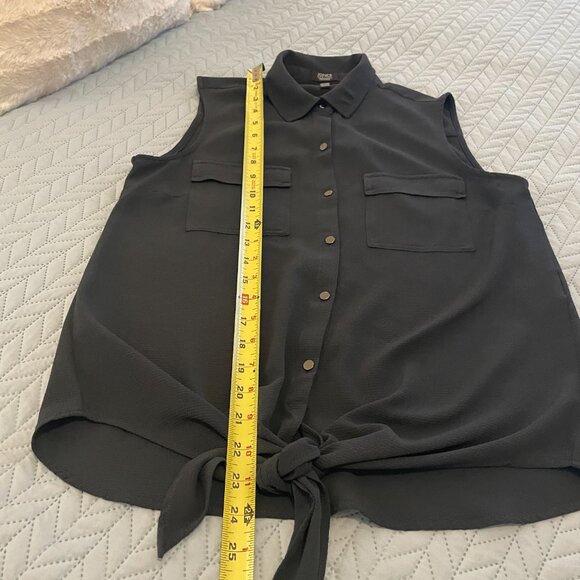 Jones New York Women's Black Button Down Sleeveless Twist Tie Hem Blouse Size S - Picture 5 of 7